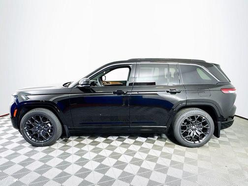 Diamond Black 2026 Jeep Grand Cherokee Summit