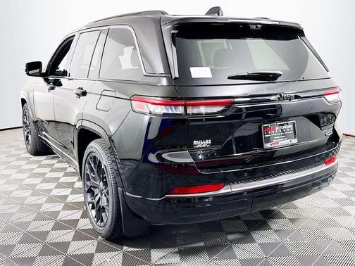 Diamond Black 2026 Jeep Grand Cherokee Summit