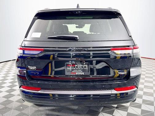 Diamond Black 2026 Jeep Grand Cherokee Summit