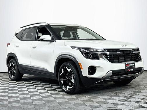 Snow White Pearl 2025 Kia Seltos S