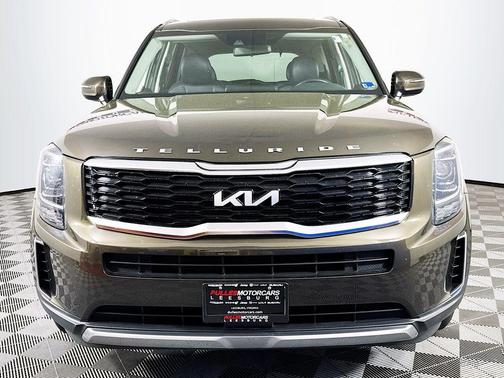 Dark Moss Green 2022 Kia Telluride S