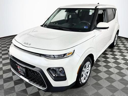 Snow White Pearl 2022 Kia Soul LX