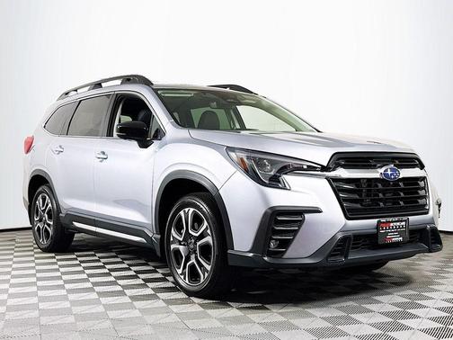 Ice Silver Metallic 2025 Subaru Ascent Limited