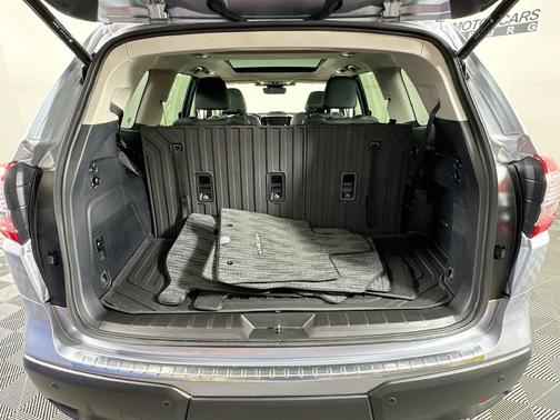Ice Silver Metallic 2025 Subaru Ascent Limited