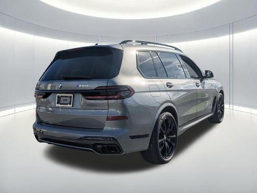 2026 BMW X7 M60i