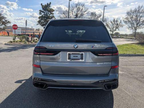 2026 BMW X7 M60i