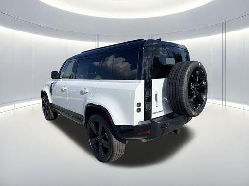 Fuji White 2026 Land Rover Defender P400 X-Dynamic SE