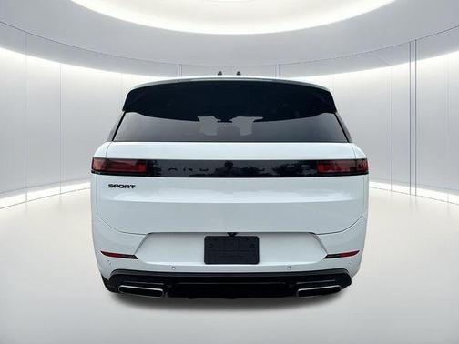 Fuji White 2024 Land Rover Range Rover Sport SE