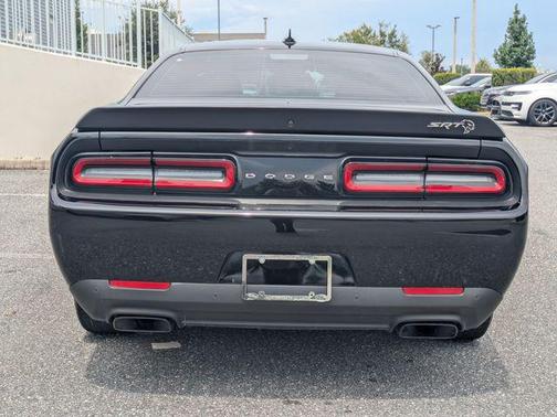 Pitch Black Clearcoat 2022 Dodge Challenger SRT Hellcat