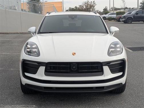2024 Porsche Macan Base
