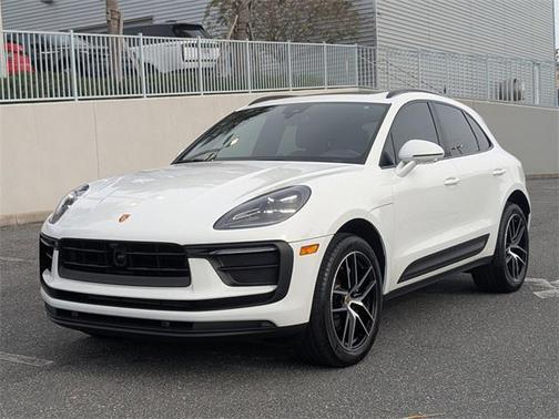 2024 Porsche Macan Base