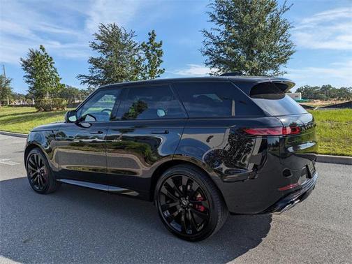 2025 Land Rover Range Rover Sport SE