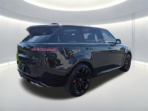 2025 Land Rover Range Rover Sport SE
