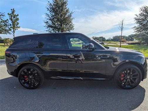 2025 Land Rover Range Rover Sport SE