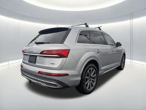 Florett Silver Metallic 2022 Audi Q7 45 Premium Plus