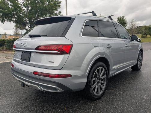 2022 Audi Q7 45 Premium Plus