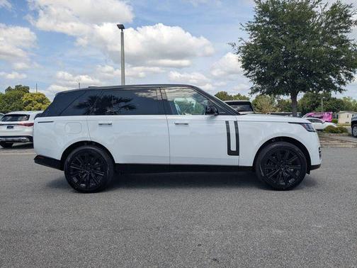 White 2026 Land Rover Range Rover P400 SE 7 Seat