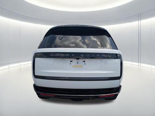 White 2026 Land Rover Range Rover P400 SE 7 Seat