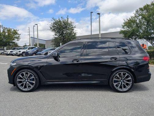 Black Sapphire Metallic 2021 BMW X7 M50i