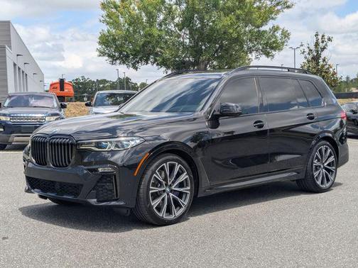 Black Sapphire Metallic 2021 BMW X7 M50i