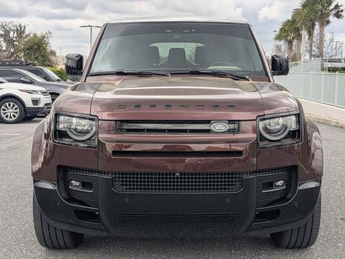 2024 Land Rover Defender 130 P400 X-Dynamic SE