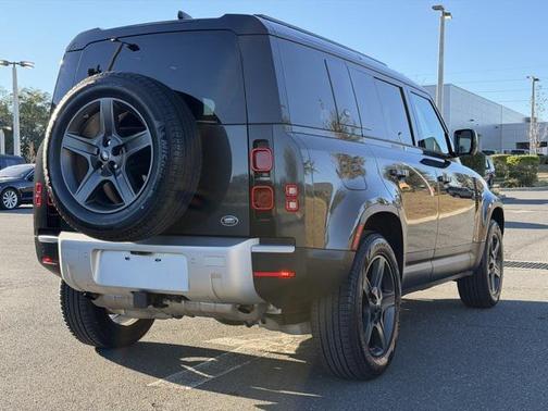 2021 Land Rover Defender 110 SE