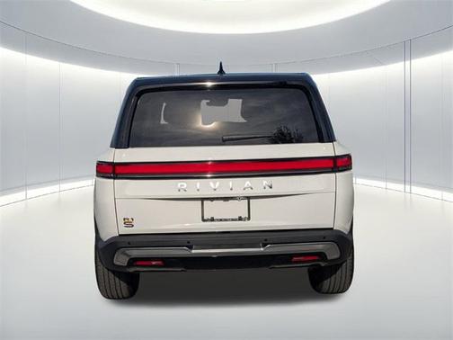 2023 Rivian R1S Adventure