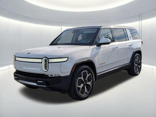 2023 Rivian R1S Adventure