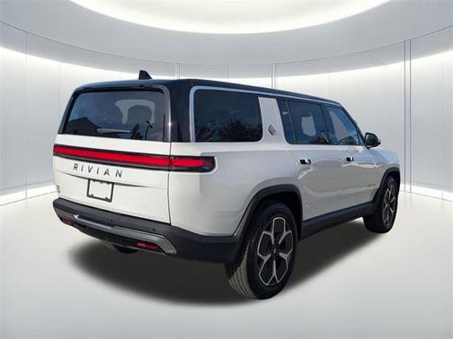 2023 Rivian R1S Adventure
