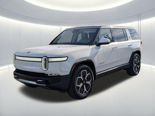 2023 Rivian R1S Adventure