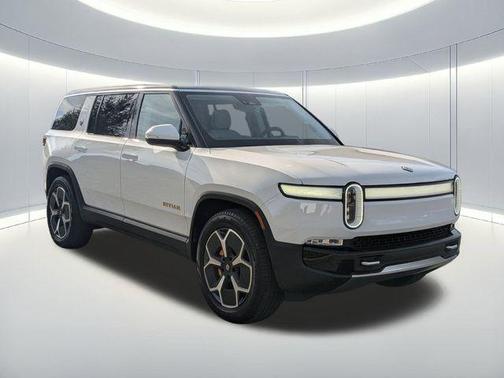 2023 Rivian R1S Adventure