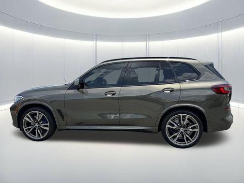 Manhattan Green Metallic 2023 BMW X5 M50i