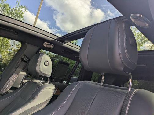 Cirrus Silver Metallic 2023 Mercedes-Benz Maybach GLS 600 4MATIC