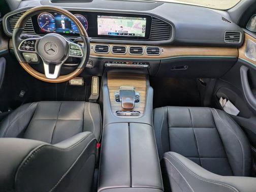Cirrus Silver Metallic 2023 Mercedes-Benz Maybach GLS 600 4MATIC