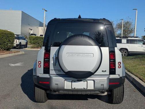 2021 Land Rover Defender 110 SE