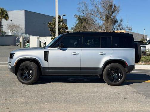 2021 Land Rover Defender 110 SE