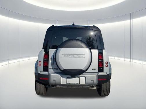 2021 Land Rover Defender 110 SE