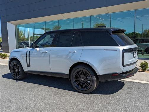 2025 Land Rover Range Rover P530 SE
