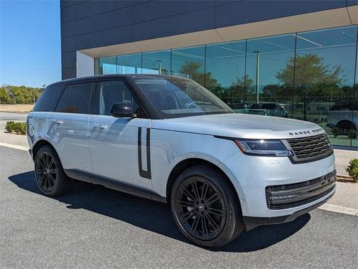 2025 Land Rover Range Rover P530 SE