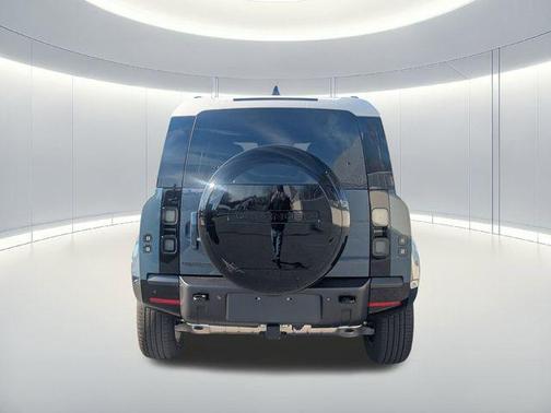 2026 Land Rover Defender P400 X-Dynamic SE