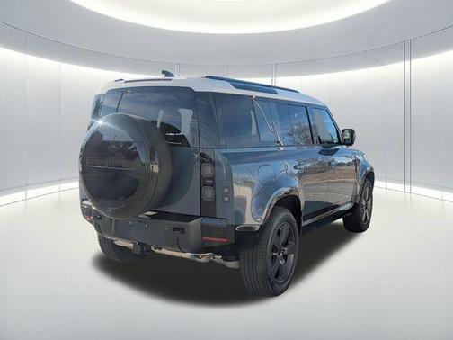 2026 Land Rover Defender P400 X-Dynamic SE