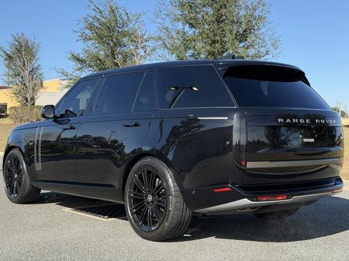 2023 Land Rover Range Rover P530 SE