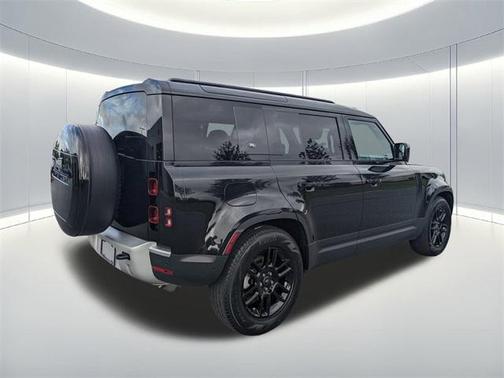 2024 Land Rover Defender 110 P300