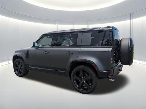 2025 Land Rover Defender 110 V8