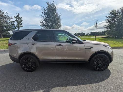 2025 Land Rover Discovery P300 S
