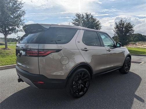 2025 Land Rover Discovery P300 S