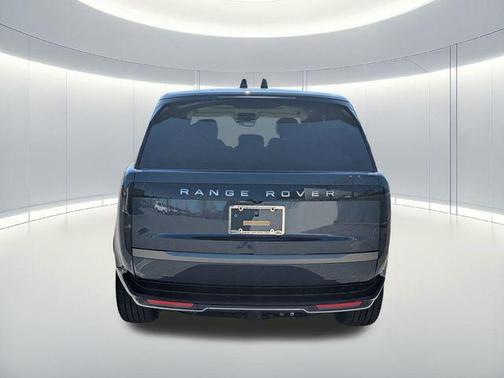 2026 Land Rover Range Rover P530 SE 7 Seat