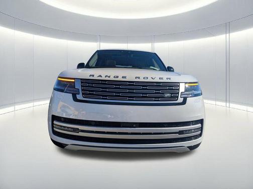 Ostuni Pearl White Metallic 2024 Land Rover Range Rover P530 Autobiography