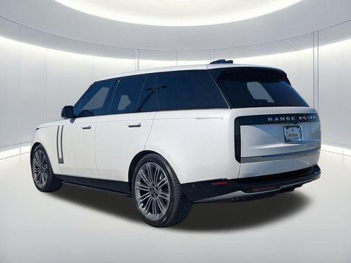 Ostuni Pearl White Metallic 2024 Land Rover Range Rover P530 Autobiography