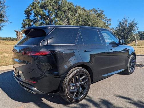 2025 Land Rover Range Rover Sport SE